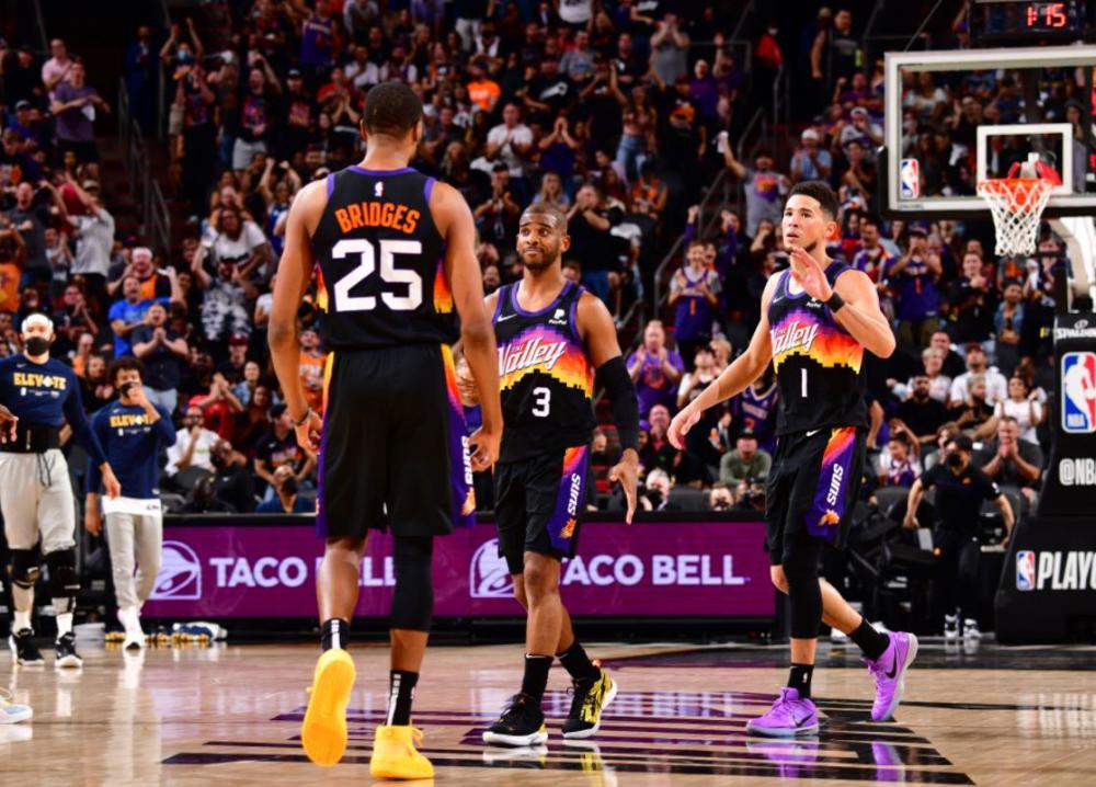 她们在落后 她们在落后